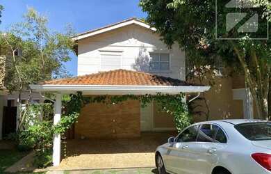Imagem: A casa possui 3 Dormitórios, 4 Banheiros, 4 Vagas na garagem