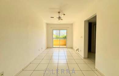 Imagem: O apartamento possui 2 Dormitórios, 1 Banheiro, 2 Vagas na