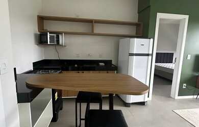 Imagem: O apartamento possui 1 Dormitório, 1 Banheiro, 1 Vaga na garagem