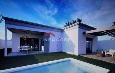 Imagem: A casa em condomínio possui 4 Dormitórios, 4 Banheiros, 2