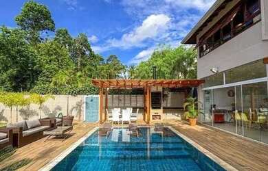 Imagem: A casa em condomínio possui 4 Dormitórios, 5 Banheiros, 5