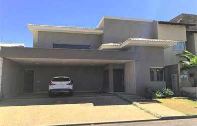 Imagem: A casa em condomínio possui 4 Dormitórios, 5 Banheiros, 5