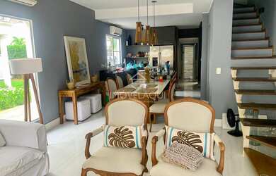 Imagem: A casa em condomínio possui 3 Dormitórios, 2 Banheiros, 2