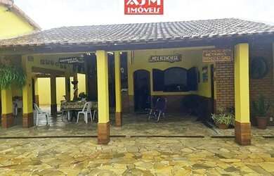 Imagem: A casa em condomínio possui 5 Dormitórios, 4 Banheiros, 3