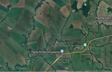 Imagem: A fazenda possui 242000m² de Área e está localizado em Água