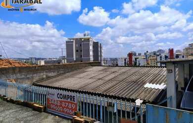 Imagem: A casa possui 3 Dormitórios, 1 Banheiro, 1 Vaga na garagem