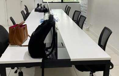 Imagem: O depósito possui 2 Vagas na garagem, 70m² de Área e está