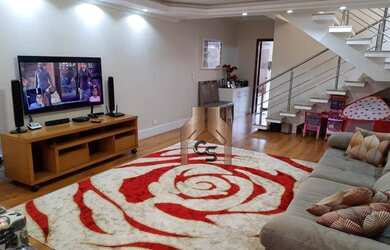 Imagem: A casa em condomínio possui 4 Dormitórios, 4 Banheiros, 5