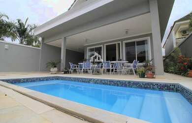 Imagem: A casa em condomínio possui 3 Dormitórios, 5 Banheiros, 3