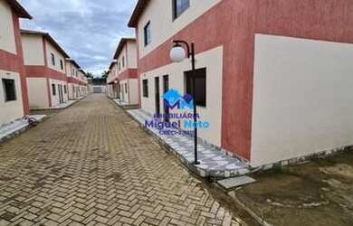 Imagem: A casa possui 2 Dormitórios, 2 Banheiros, 2 Vagas na garagem