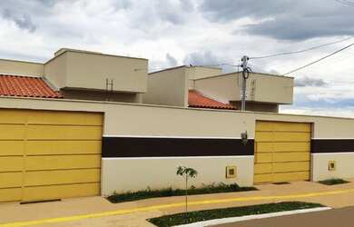 Imagem: A casa possui 2 Dormitórios, 2 Banheiros, 1 Vaga na garagem