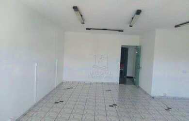 Imagem: O depósito possui 1 Vaga na garagem e 50m² de Área e está