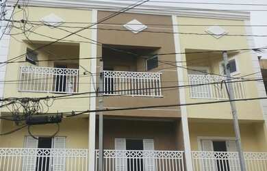 Imagem: A casa possui 3 Dormitórios, 3 Banheiros, 2 Vagas na garagem