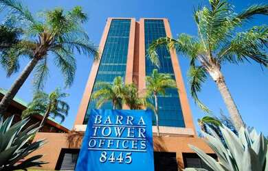 Imagem: O depósito possui 2 Vagas na garagem, 71m² de Área e está