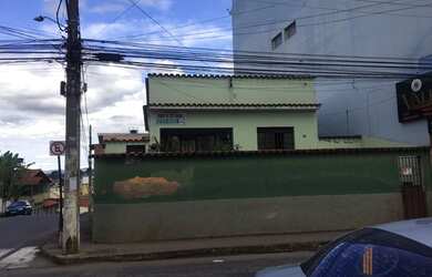 Imagem: A casa possui 4 Dormitórios, 1 Banheiro, 80m² de Área e