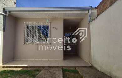 Imagem: A casa possui 2 Dormitórios, 1 Banheiro, 2 Vagas na garagem