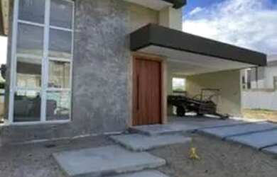 Imagem: A casa possui 2 Dormitórios, 2 Banheiros, 2 Vagas na garagem