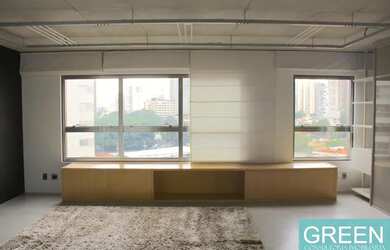 Imagem: O apartamento possui 1 Dormitório, 1 Banheiro, 1 Vaga na garagem