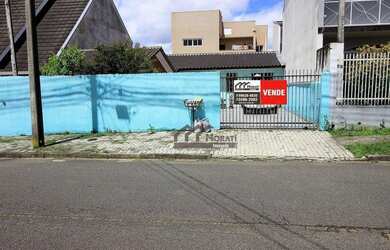 Imagem: A casa possui 3 Dormitórios, 1 Banheiro, 4 Vagas na garagem