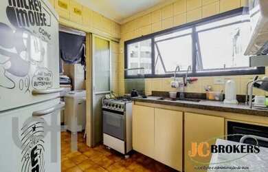 Imagem 6: Apartamento com 95 m², 3 Dormitórios sendo 1 suíte com banheira, Sala com dois ambientes