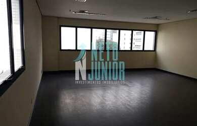 Imagem: O depósito possui 2 Vagas na garagem e 88m² de Área e está