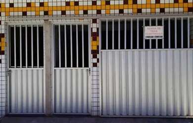 Imagem: A casa possui 3 Dormitórios, 2 Banheiros e 1 Vaga na garagem