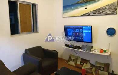 Imagem: A kitnet possui 1 Dormitório, 1 Banheiro, 42m² de Área e