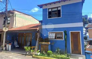 Imagem: A casa em condomínio possui 3 Dormitórios, 3 Banheiros, 2