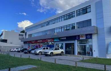 Imagem: O depósito possui 1 Vaga na garagem, 32m² de Área e está