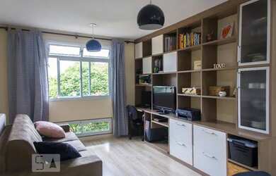 Imagem: O apartamento possui 1 Dormitório, 1 Banheiro, 1 Vaga na garagem