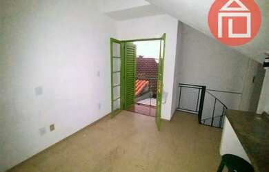 Imagem: A kitnet possui 1 Dormitório, 1 Banheiro, 1 Vaga na garagem