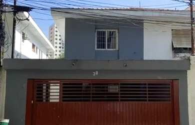 Imagem: A casa possui 3 Dormitórios, 3 Banheiros, 2 Vagas na garagem
