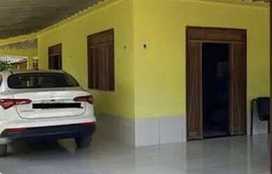 Imagem: A casa possui 5 Dormitórios, 3 Banheiros, 3 Vagas na garagem