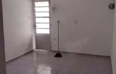 Imagem: A casa possui 2 Dormitórios, 1 Banheiro, 60m² de Área e