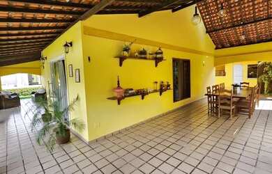 Imagem: A casa em condomínio possui 4 Dormitórios, 3 Banheiros, 3