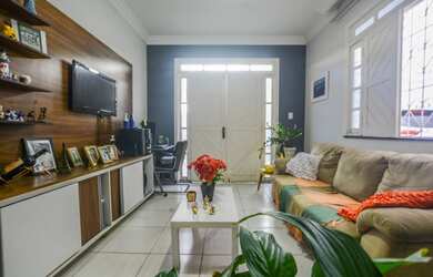 Imagem 1: Casa para venda na Rua do Bispo, em Itapuã - Salvador - BA