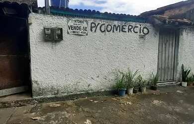 Imagem: A casa possui 2 Dormitórios, 1 Banheiro, 215m² de Área e