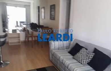 Imagem: O apartamento possui 1 Dormitório, 1 Banheiro, 1 Vaga na garagem