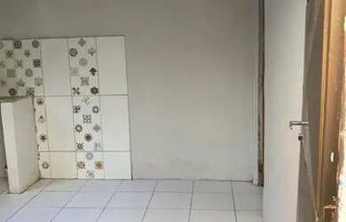 Imagem: A casa possui 1 Dormitório, 1 Banheiro e está localizado