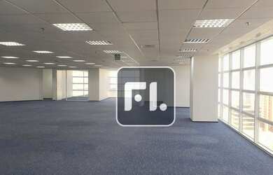 Imagem: O depósito possui 5 Vagas na garagem, 537m² de Área e está