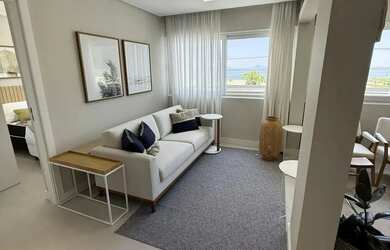 Imagem: O apartamento possui 4 Dormitórios, 2 Banheiros, 2 Vagas na