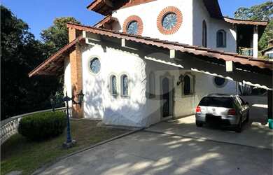 Imagem: A casa em condomínio possui 3 Dormitórios, 3 Banheiros, 4