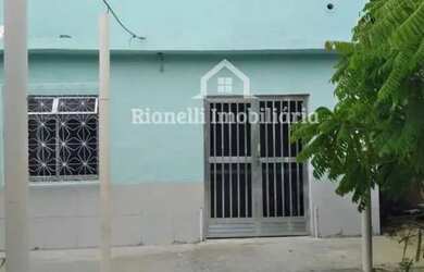 Imagem: A casa possui 3 Dormitórios, 2 Banheiros, 1 Vaga na garagem