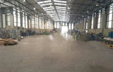 Imagem: O depósito possui 5 Vagas na garagem, 1.617m² de Área e