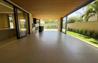 Imagem 1: Jardins Verona, Goiânia, Goiás. Novíssimo sobrado 04 suítes, vista...