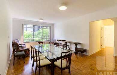 Imagem 2: APARTAMENTO AMPLO E MUITO BEM ILUMINADO, TOTALMENTE REFORMADO NO CORAÇÃO...