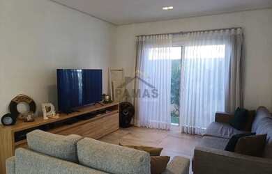 Imagem 5: Aconchegante, integrada, casa térrea e grande terreno gramado no Condomínio...