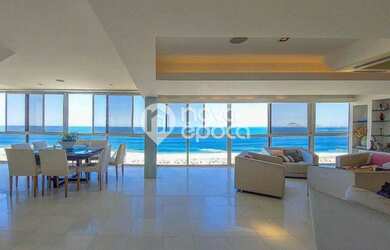 Imagem: O apartamento possui 4 Dormitórios, 5 Banheiros, 4 Vagas na