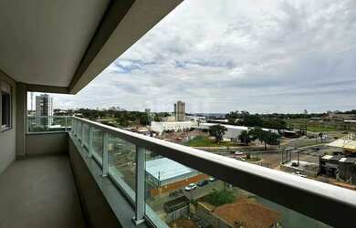 Imagem: O apartamento possui 3 Dormitórios, 2 Banheiros, 2 Vagas na
