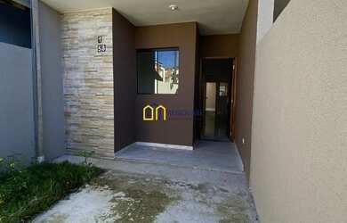 Imagem: A casa possui 2 Dormitórios, 1 Banheiro, 2 Vagas na garagem